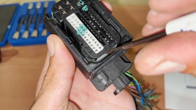 Install Cruise Control Switch on a T1N Sprinter (Without Removing Steering Wheel) смотреть онлайн