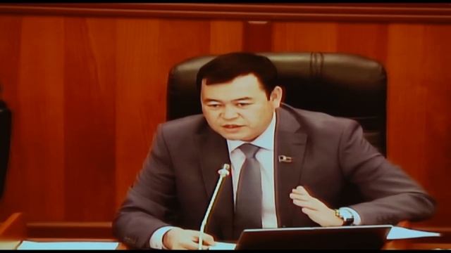 Мирлан Бакиров өкмөттүн көңүлүн ички жолдорду оңдоого бурууда смотреть онлайн