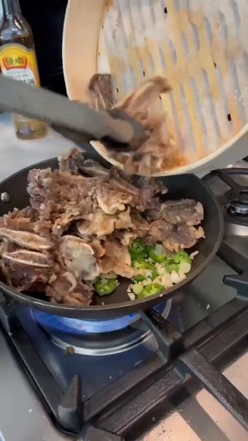 TAKE OUT SALT & PEPPER BEEF SHORT RIBS #SHORTS #HOMECOOKING смотреть онлайн