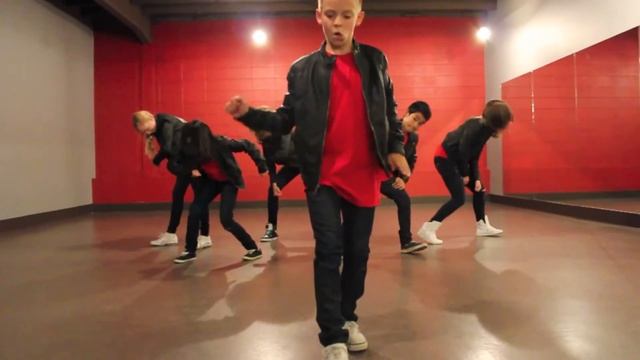 Alexander Chung Choreography | Juicy Juice Zion I смотреть онлайн