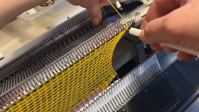 ВЯЗАЛЬНАЯ МАШИНА свитер «Облако Заката» смотреть онлайн