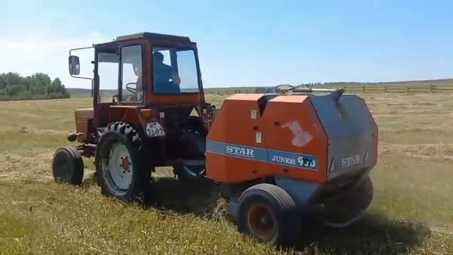 Трактор.Т-25,Вальцовый пресс-подборщик сена "Star 1000" производства Япония. смотреть онлайн