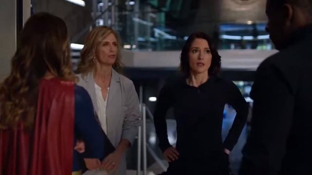 Kara Flys To Protect Lena At L Corp From Hank
