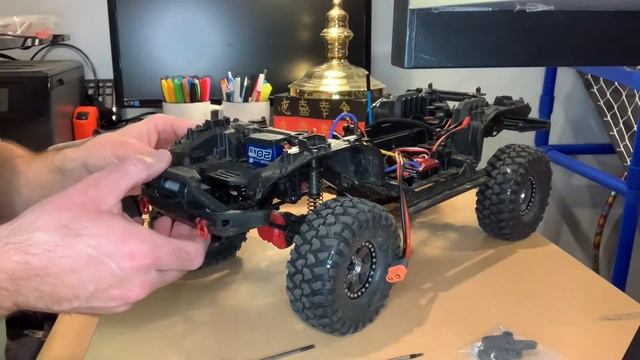 How to install a new Servo In a Traxxas TRX-4 sport смотреть онлайн