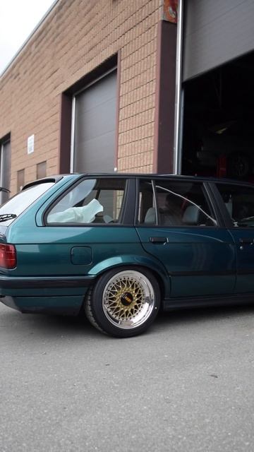 E30 Wagon lowered on KW v1s with BBS RS смотреть онлайн