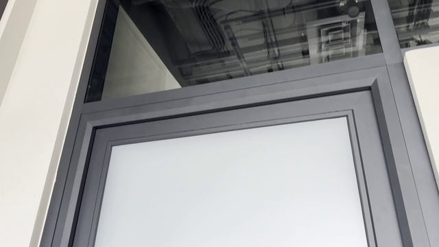 Технологичное зонирование офиса стекло, профиль и внимание к деталям смотреть онлайн