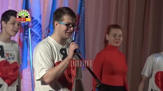 В Снежном отпраздновали день смеха смотреть онлайн