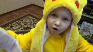 Игра Курица и Яйцо для детей Играю с Алисой в прикольную детскую игру