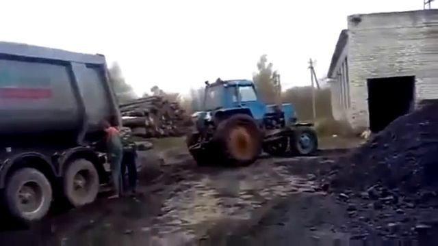 KAMAZ vs TRACTOR. Battle of the giants