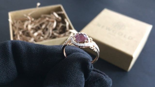 !Кольцо 094738 из красного золота 585 пробы с александритом ГТ и фианитами смотреть онлайн