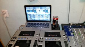 9летняя девочка DJ