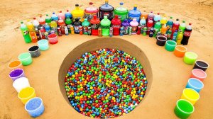 M&M против гигантских Pepsi, Coca Cola, Fanta, Mtn Dew, Monster, Schweppes и Mentos Underground