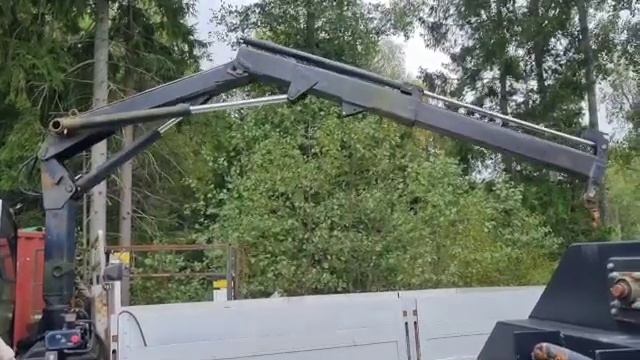 Köp Lastbil med kran Mercedes Sprinter 616CDI på Klaravik смотреть онлайн