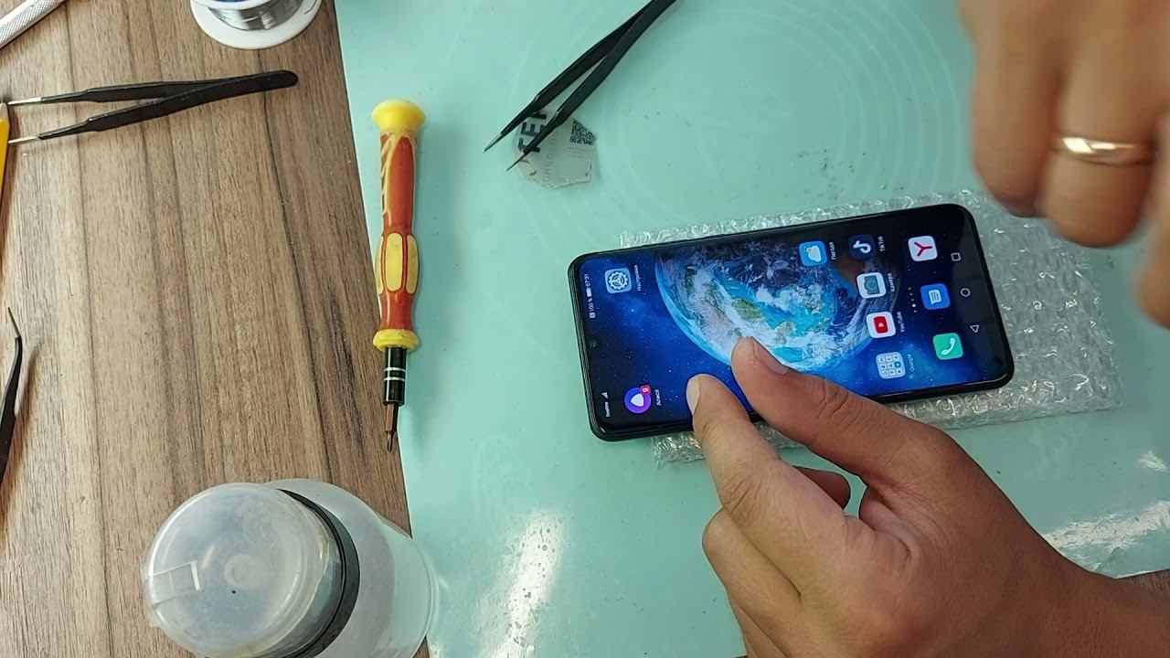 Разбор и чистка динамика на телефоне HONOR 20 LITE MAR-LX1H смотреть онлайн