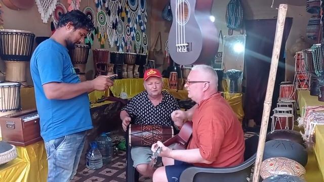 На малентком плоту БУКСОВНЯ в ИНДИИ GOA Arambol февраль 2024г смотреть онлайн