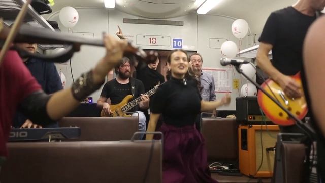 "Волков Бэнд" зажигает все, что горит и не горит! смотреть онлайн