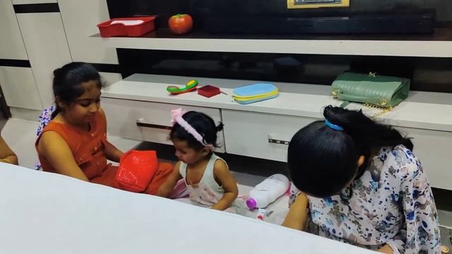 Jenny Ne Apni Friends Ko Makeup Kit Dikhya 😂💅 | Genesis Grace Vlogs | #souravjoshivlogs