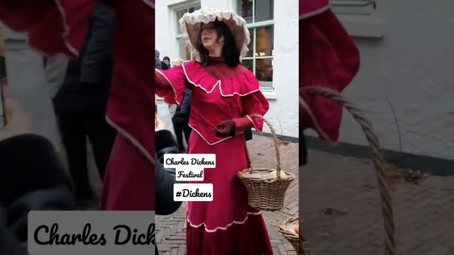 Charles Dickens Festival | Dickens Feestje | Deventer #dickens #festival #shorts #charlesdickens смотреть онлайн