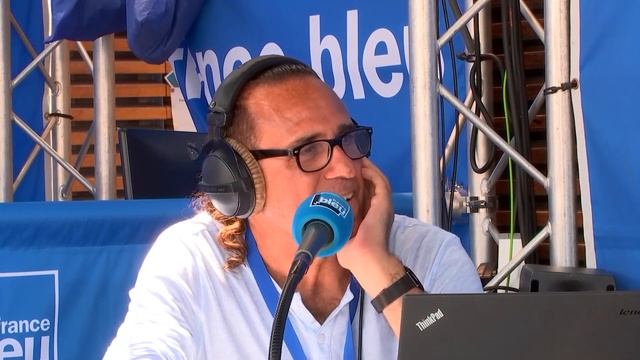 Tous à Nice ! | Interview de Zaz смотреть онлайн