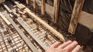 Монолитный подвал с подвесной опалубкой и заливкой бетона в один заход пола и стен.