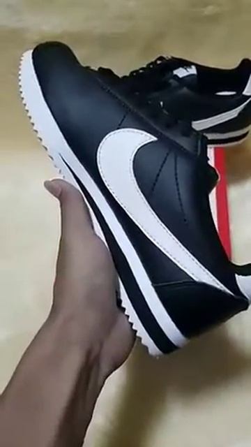 Nike Cortez Classic Leather Black White смотреть онлайн