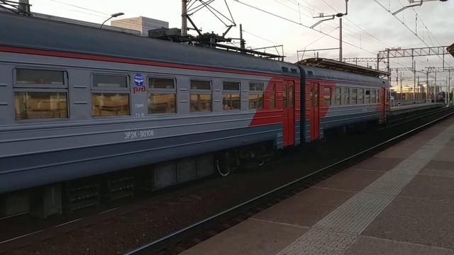 Она вернулась !!!!!!!! Электропоезд (Юность) ЭР2К-901 на станции Ленинский проспект смотреть онлайн