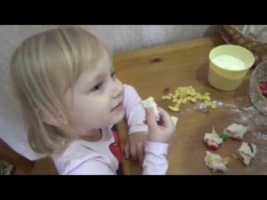 Первые Кулинарные Уроки АЛИСЫ!!!