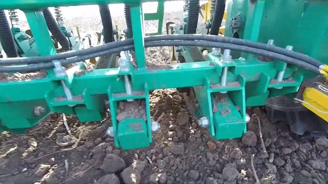 Посев ячменя " ЛУРАН " МТЗ 82.1 с ТИТАН 420 смотреть онлайн