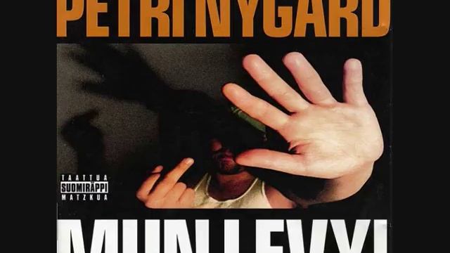 Petri Nygård Olen Vaatimaton смотреть онлайн