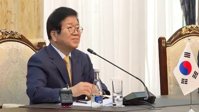 Торага ЖК КР Т. Мамытов встретился со спикером Народного Совета Кореи Пак Буйонгом смотреть онлайн
