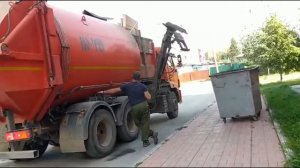 Как работают мусоровозы ( Часть 2)