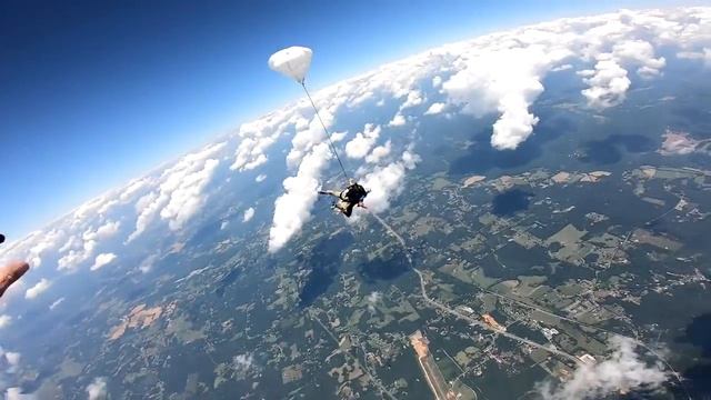 Tandem Skydiving! Stefania from Atlanta, GA at Skydive Georgia! смотреть онлайн