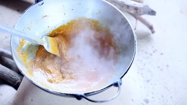 পুকুরের 2.5 কেজি সিলভারকার্প মাছের স্বাদই আলাদা সঙ্গে পটলের রসা / 2.5 kg silvercarp, Potoler rosa смотреть онлайн