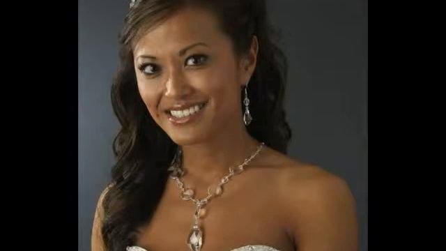Silver Swarovski Bridal Tiara for Your Modern Wedding смотреть онлайн