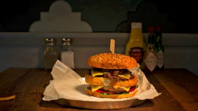 Juno Burger смотреть онлайн