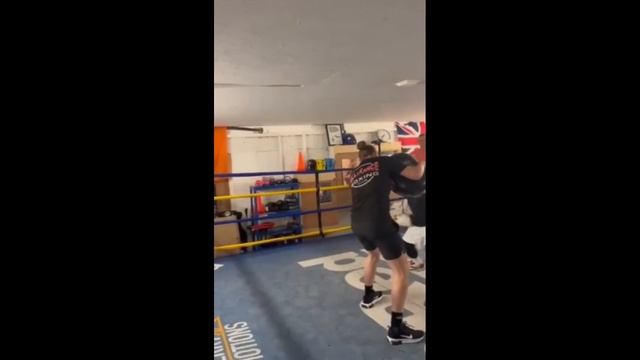 John Riel QuadroAlas Casimero Balik Insayo na Naoya Inoue Takbo ka Ulit смотреть онлайн