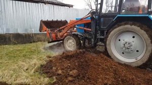 Мтз 82 развозим навоз по участку