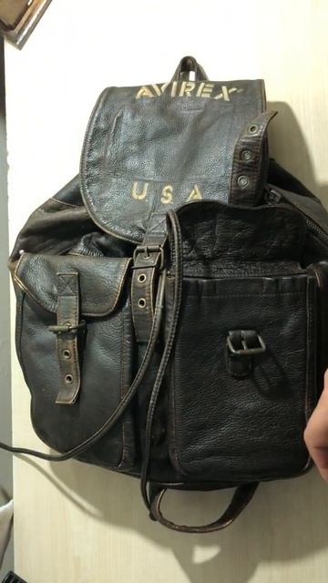 44 YEARS OF LEATHER BACKPACK ( AVIREX AAF WW2 PILOT TYPE A-2 BAILOUT BAG LEATHER) смотреть онлайн
