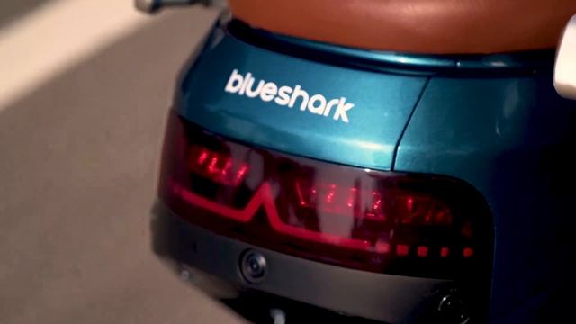 Blueshark R1 Smart Electric Motorcycle смотреть онлайн