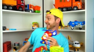 Корабль потонул вместе с грузом! ХэлпМэн и развивающие видео про машинки для мальчиков