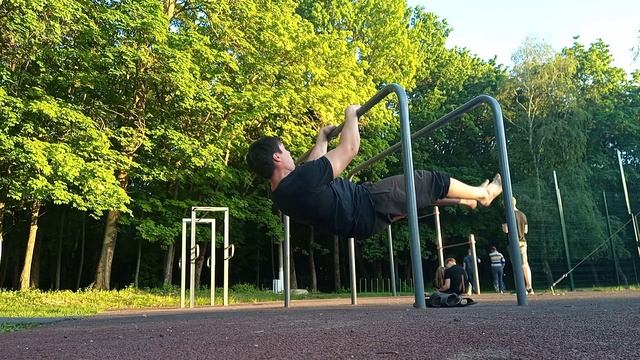 Подтягивания в переднем висе 15 раз - Алексей Шкурлапов смотреть онлайн