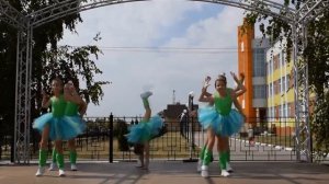 Танец в исполнении хореографического коллектива "Мозаика", руководитель Гончарук Л.В.