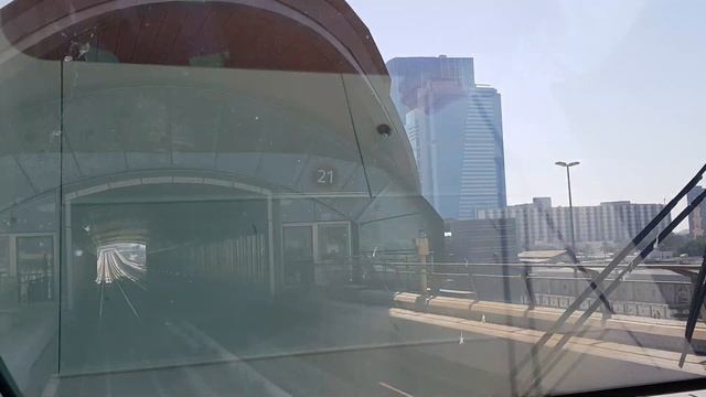 Fahrt mit der Dubai Metro смотреть онлайн