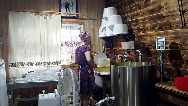 И РАБОТАТЬ УЖЕ НЕ ХОЧЕТСЯ И ЛЕЖАТЬ НЕОХОТА смотреть онлайн