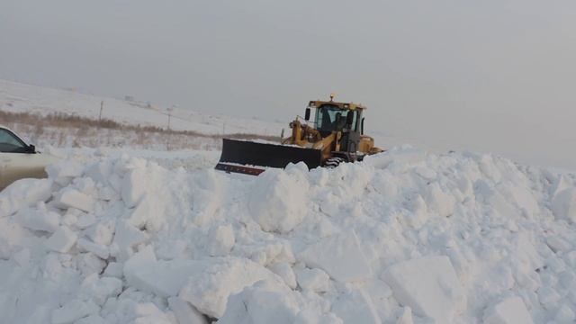 Расчистка Красноярских дорог от снега. смотреть онлайн