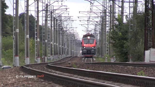 ЭП20 с двухэтажным составом и ЭП2К с обычным. смотреть онлайн