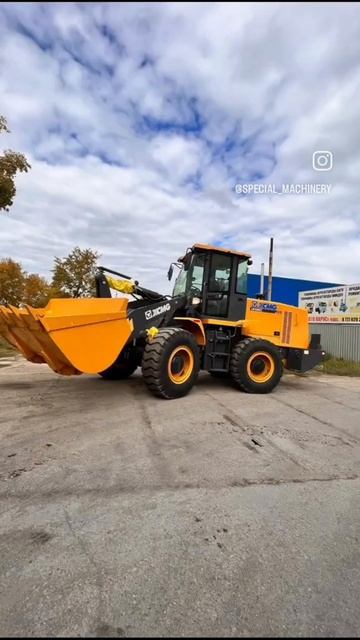 фронтальный погрузчик XCMG LW 330 смотреть онлайн