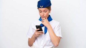 Стюардесса.