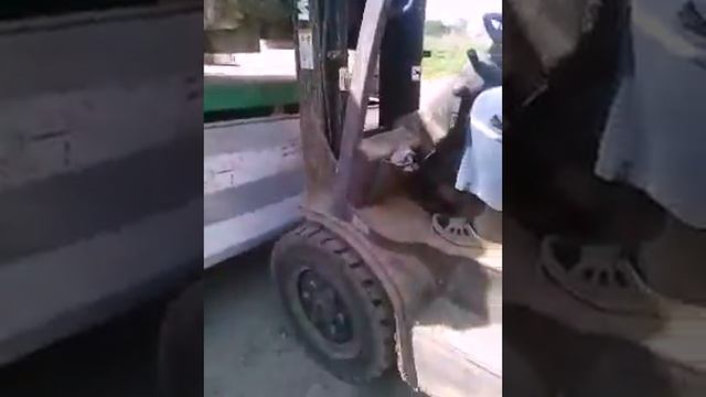 Работа на автопогрузчике ТСМ-30 (Work on the forklift)