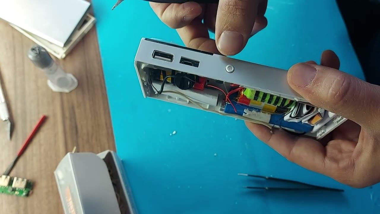 Power Bank на 2000 mAh из оставшихся аккумуляторов смотреть онлайн